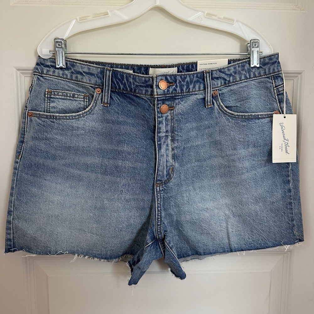 NEW With Tags Midi Shorts Vintage Stretch Blue Denim‎ Size 14 Universal Thread